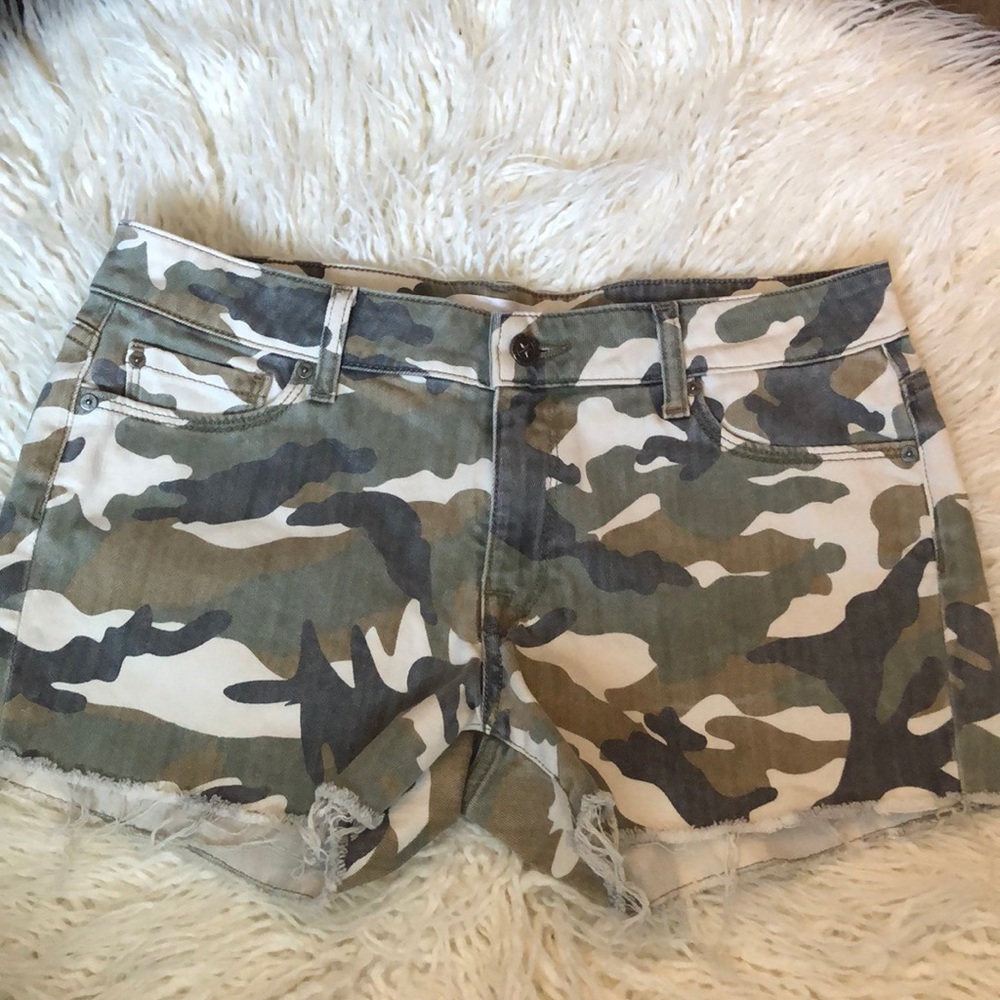 DL 1961 camo shorts size 27